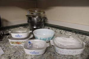 lot 35 image: Corningware Dishes, Pyrex 2 12 Qt. Bowl, Strainer and More