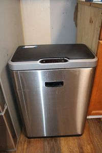lot 42 image: Sensor and Push Button Trash Can