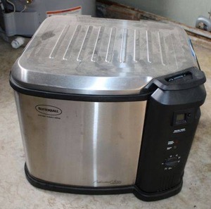 lot 43 image: Butterball Electric Turkey Fryer Unused Like New