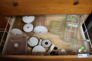 lot 31 image: 2 Sets of Clear Plastic Storage Cannisters for food save system