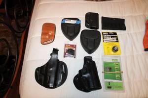 lot 74 image: Gun Accessories Holsters, Night Sights, Speedloader, Gun Cleaning Kits