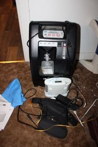 lot 119 image: Inogen One Oxygen Concentrator and Drive DeVilbiss Machine
