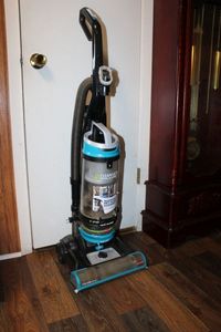 lot 166 image: Bissell Vacuum Cleaner Model 2256 Clean View Swivel Rewind Pet