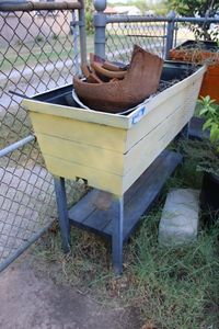 lot 193 image: Yellow Planter Box