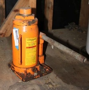 lot 310 image: 20 Ton Hydraulic Jack