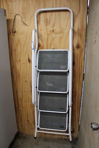 lot 291 image: 4 Step Step-Ladder
