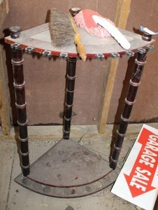 lot 273 image: Corner Pool Cue Rack and Brushes
