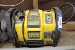 lot 256 image: Stanley FatMax Jump Starter