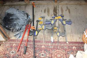 lot 260 image: Quick Grip Clamps, Pipe Clamp, Wire Cutter, and Bolt Cutter