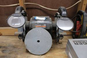 lot 253 image: Ironton 8 Inch Bench Grinder