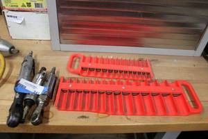 lot 241 image: Air Ratchet Wrenches, Magnetic Tool Sorters