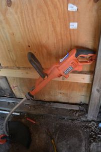 lot 348 image: Black & Decker 14 In. Weed Trimmer