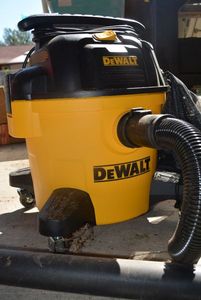 lot 338 image: DeWalt WetDry Vac 6.0 Gallon