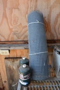 lot 320 image: Roll of Chicken Wire, 2 Propane Grill Tanks