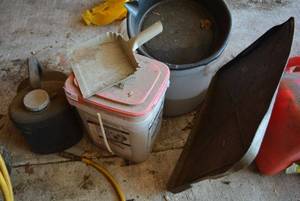 lot 365 image: Dust Pan, Oil Absorber and Bucket, Oil Tank