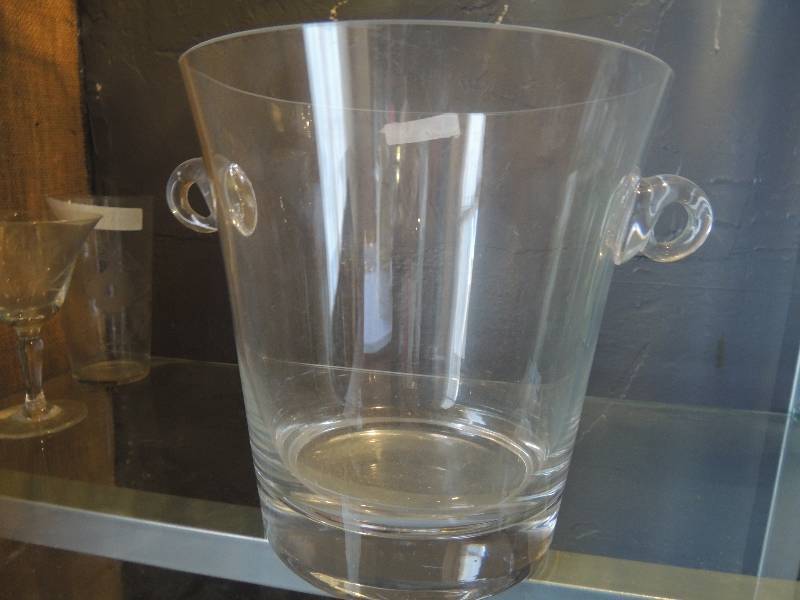 lot 7 image: Crystal ice bucket 8 h and 7.5 di...