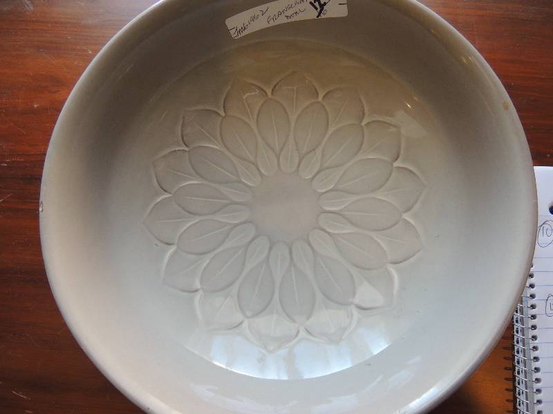 lot 14 image: Fransiscan Bowl - Earthenware - Dar...