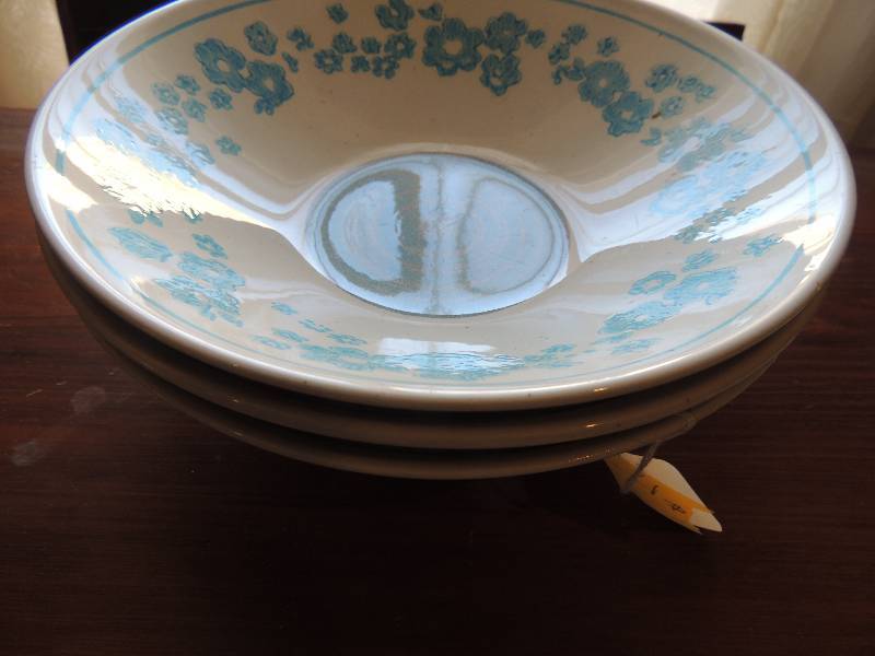 lot 17 image: 3 serving bowls 9.5 diameter - Mad...