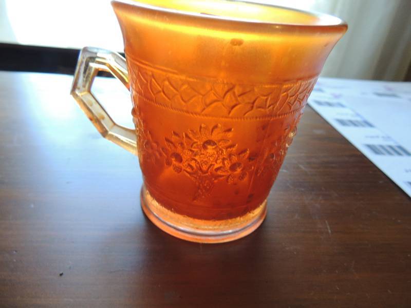 lot 28 image: Fenton - Orange Tree - Carnival Gla...