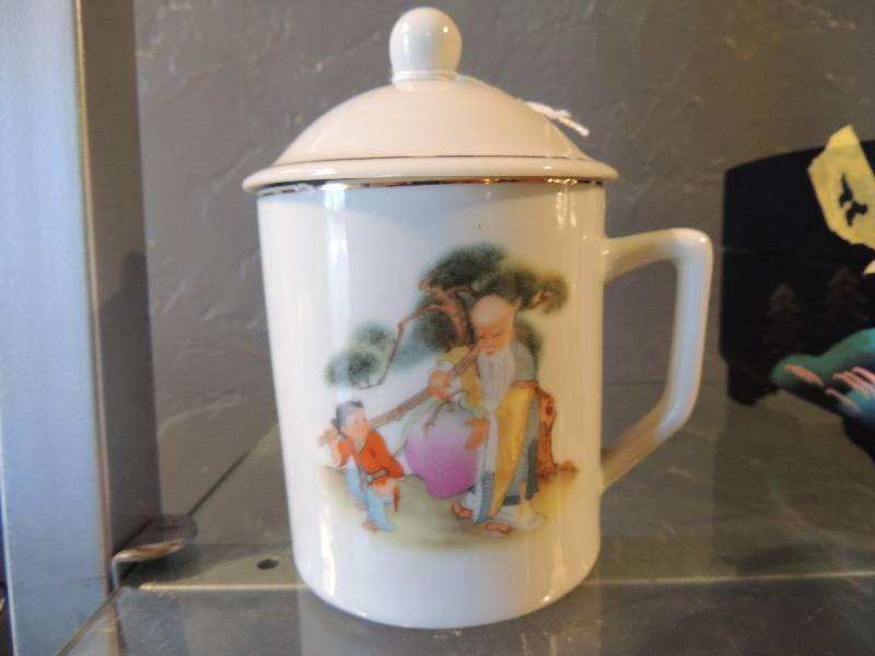 lot 31 image: Taiwan Tea Cup with Lid 2.75H...