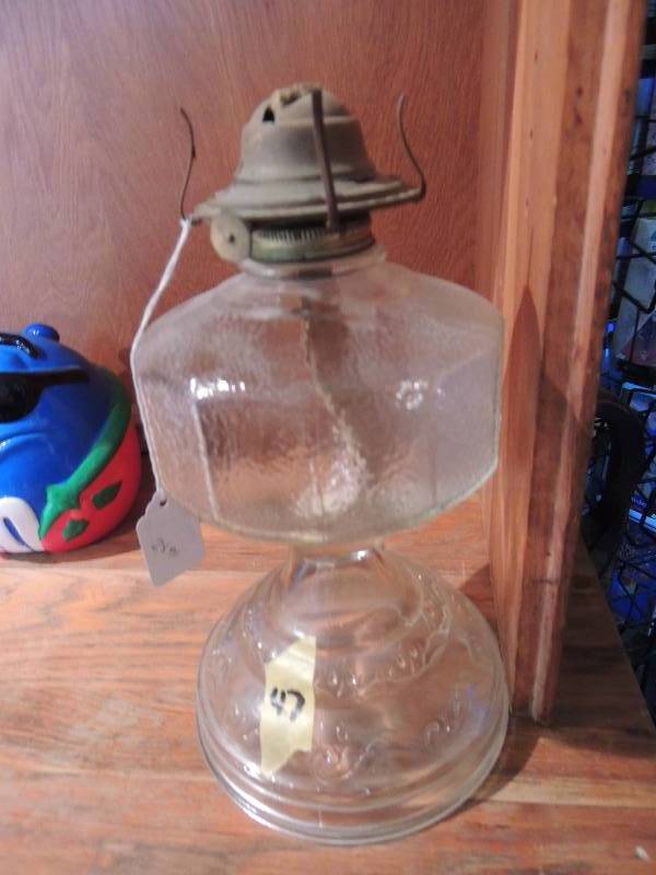lot 47 image: Kerosene lantern 1930s 12...