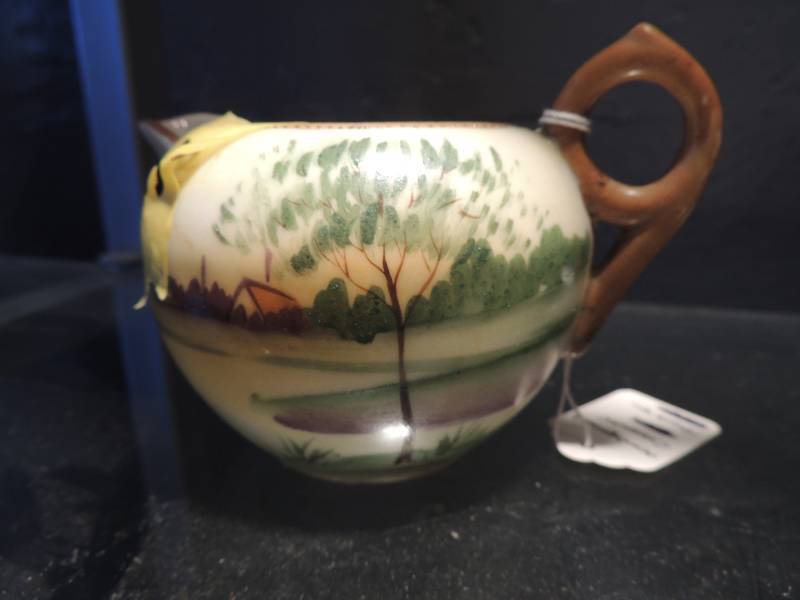 lot 59 image: hand Painted Creamer from China 3...