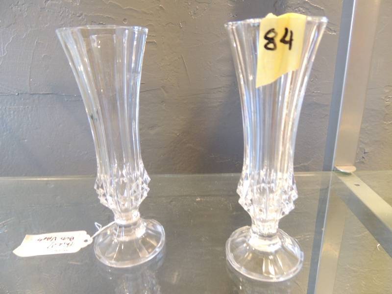 lot 84 image: Two 7 crystal Bud Vases - Crystal Parques