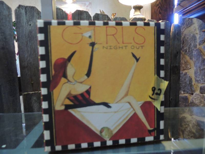 lot 91 image: Girls Night Out Bobs Boxes 7...