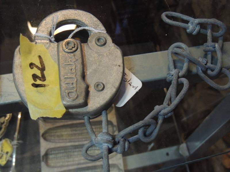 lot 122 image: Rock Island Rail Road Switch Lock 4...