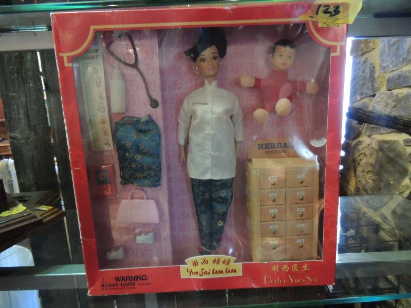 lot 123 image: Doctor Yue - Sai Doll 13...