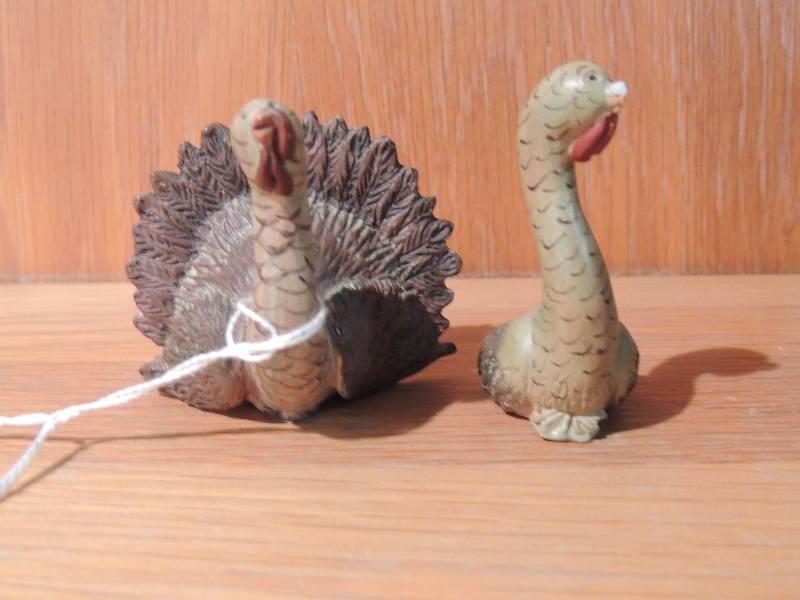 lot 138 image: 2 Turkeys...