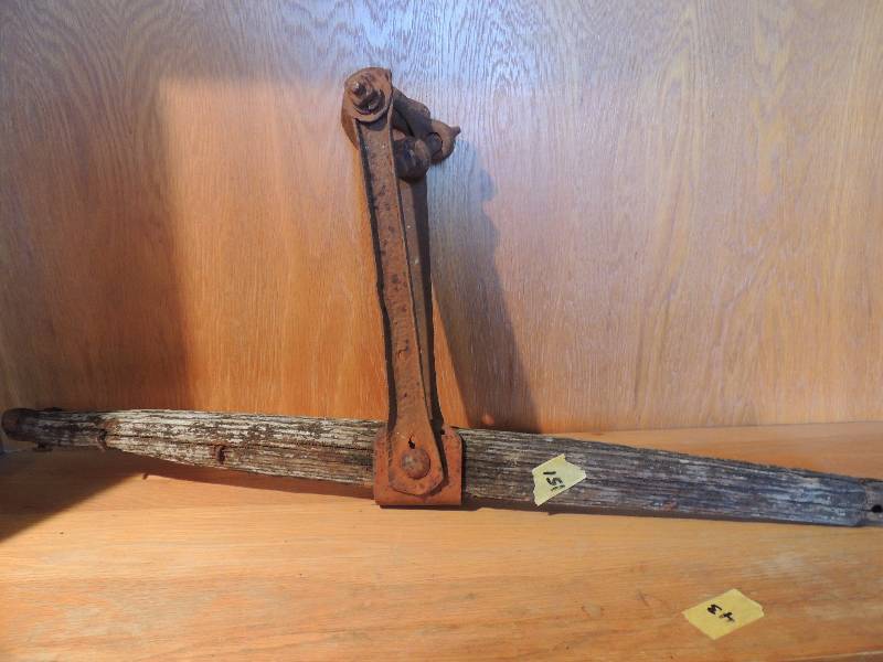 lot 151 image: Hanes 27 inches...