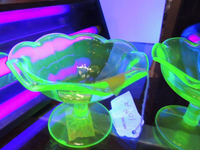 lot 185 image: Vaseline GlassUruanium Glass - 2...