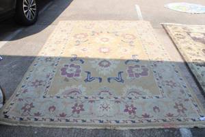 lot 46 image: Area Rug 5 x 7