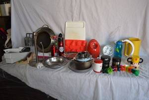 lot 110 image: Misc. Kitchen Lot Paper Towel Holder, Trays, Pans, Cups, Chopping Mats and More, see pictures