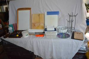lot 119 image: Kitchen Lot Cutting Boards, Trays, Bundt Pan, Power Carver, Silverware and More