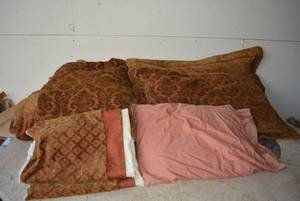 lot 123 image: Croscill King Size Bed LinensPillows Bed Skirt, Throw Pillows and Comforter