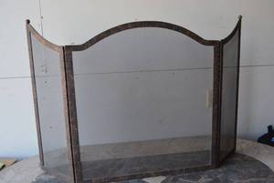 lot 150 image: Fireplace Screen