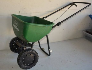 lot 149 image: Scotts Broadcast Spreader
