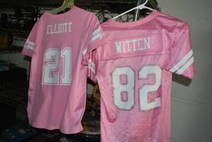 lot 172 image: Dallas Cowboys Pink Jerseys #21 Elliott and #82 Witten, Size M
