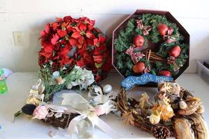 lot 148 image: 2 Christmas Wreathes, Easter and Fall Wreathes