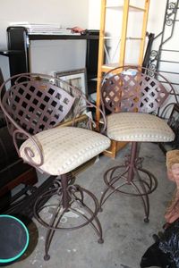 lot 10 image: Meadowcraft Bronze Metal Bar Stools, 2 Total