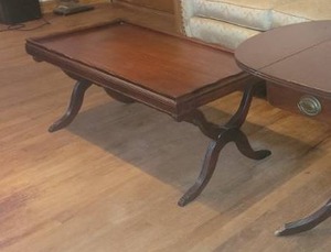 lot 237 image: Vintage Duncan Phyfe Coffee Table