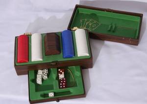 lot 114 image: Vintage Poker Set