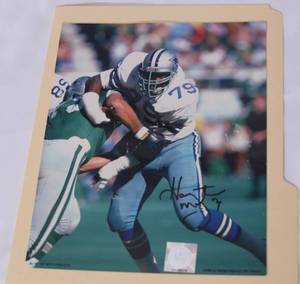 lot 19 image: Dallas Cowboy Harvey Martin