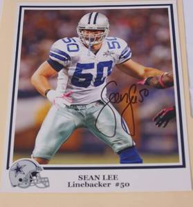 lot 22 image: Dallas Cowboy Sean Lee Autograph