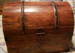 lot 192 image: Large Wooden Trunk  with metal hinges, handles and straps