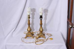 lot 170 image: 2 Lamps Antique Gold