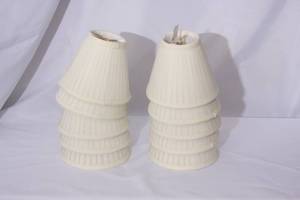 lot 112 image: 10 -  6 Lamp Shades  Ivory Like New  STAGER SUPPLIES