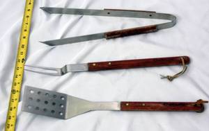 lot 302 image: Grill supplies